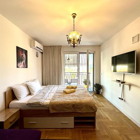 Yellowhouse Πρίστινα Εξωτερικό φωτογραφία