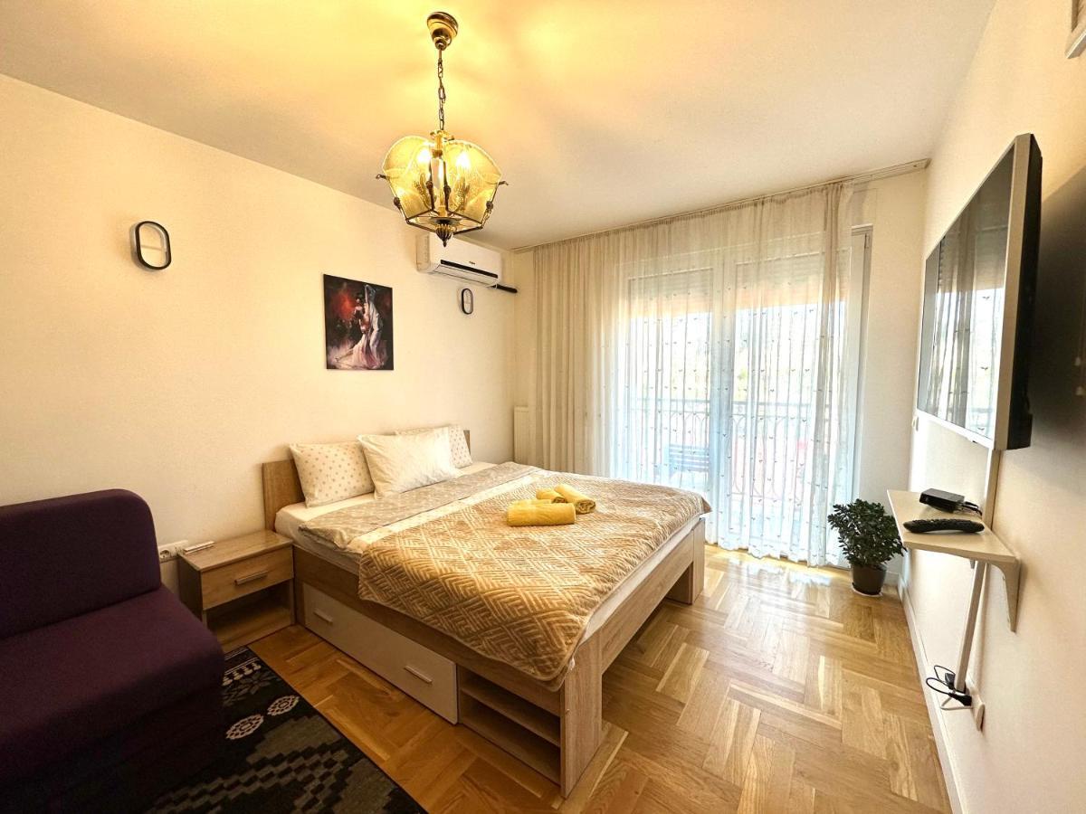 Yellowhouse Πρίστινα Εξωτερικό φωτογραφία