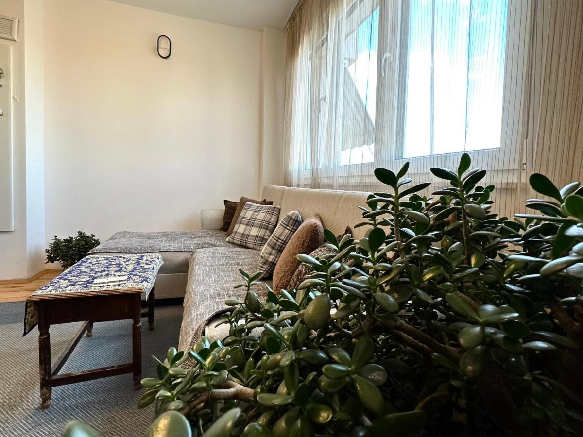 Yellowhouse Πρίστινα Εξωτερικό φωτογραφία