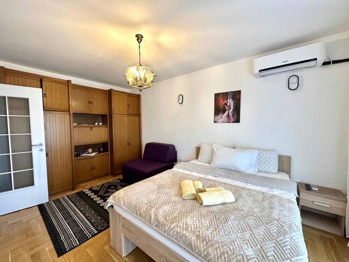 Yellowhouse Πρίστινα Εξωτερικό φωτογραφία