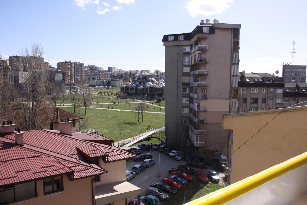 Yellowhouse Πρίστινα Εξωτερικό φωτογραφία